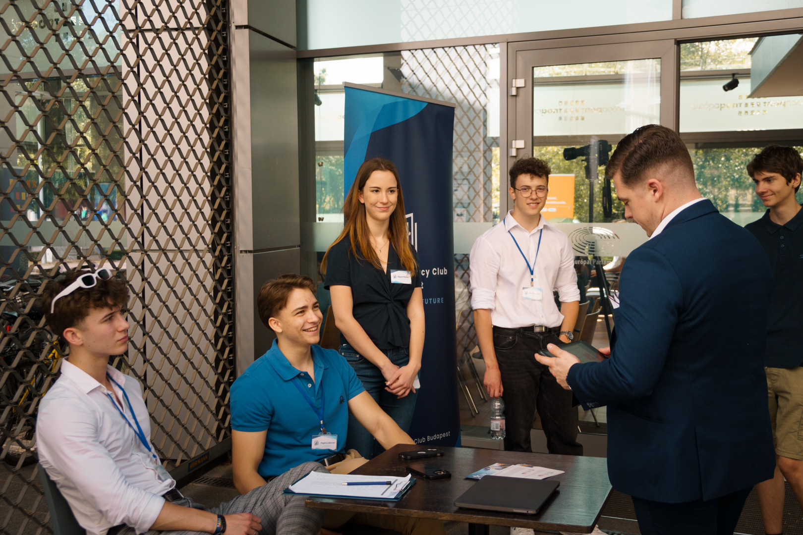 Regisztrációs asztal klubeseményen