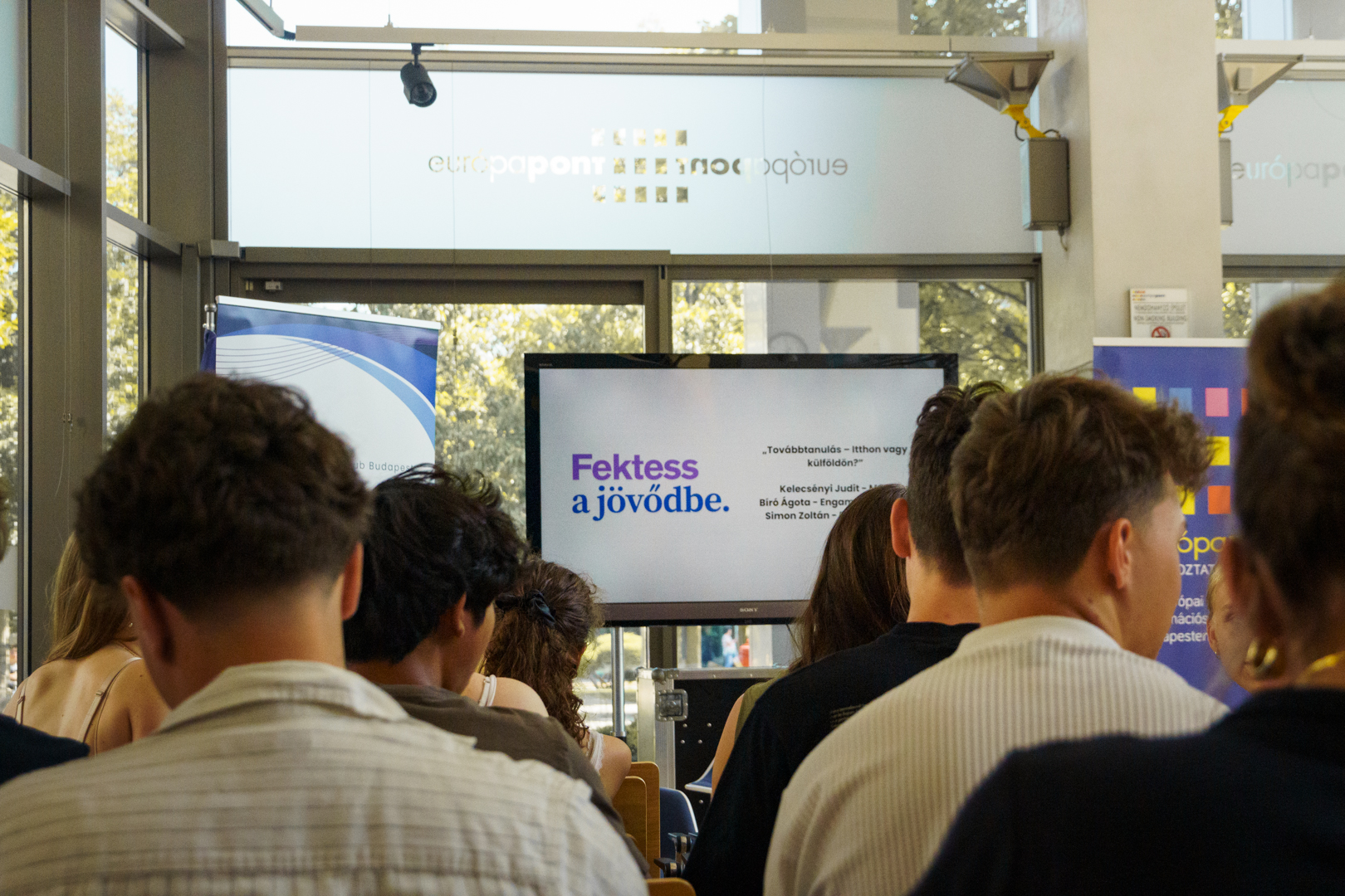 Diákok a 'Fektess a jövődbe' prezentáción