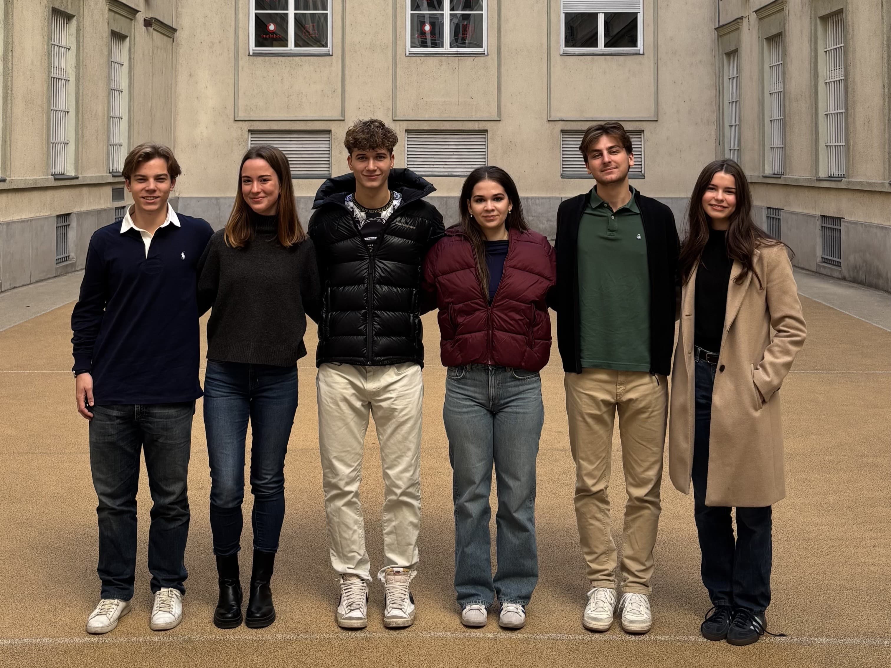 A Budapest Financial Literacy Club csapata 2025-ben